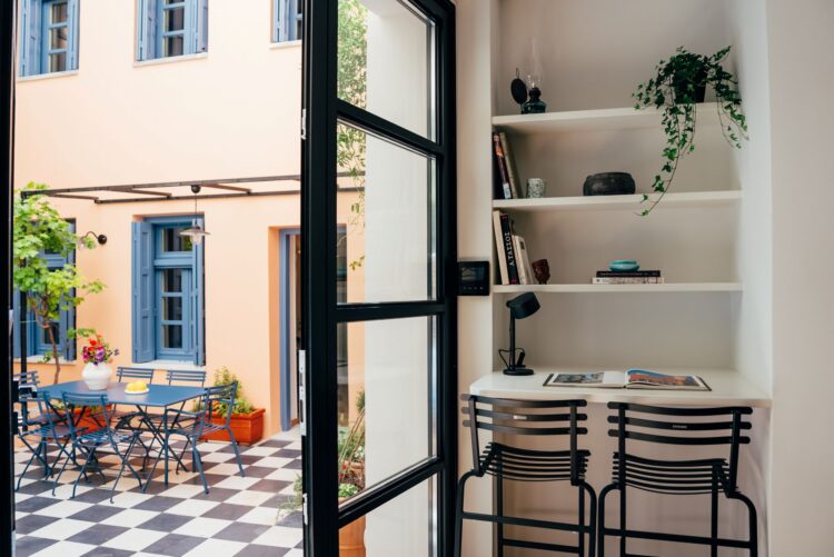 City Escape Athen Luxus Ferienhaus Altstadt Mieten Schreibtisch