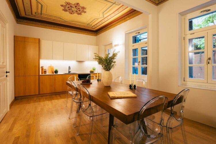 City Escape Athen Luxus Ferienvilla Altstadt Mieten Esstisch
