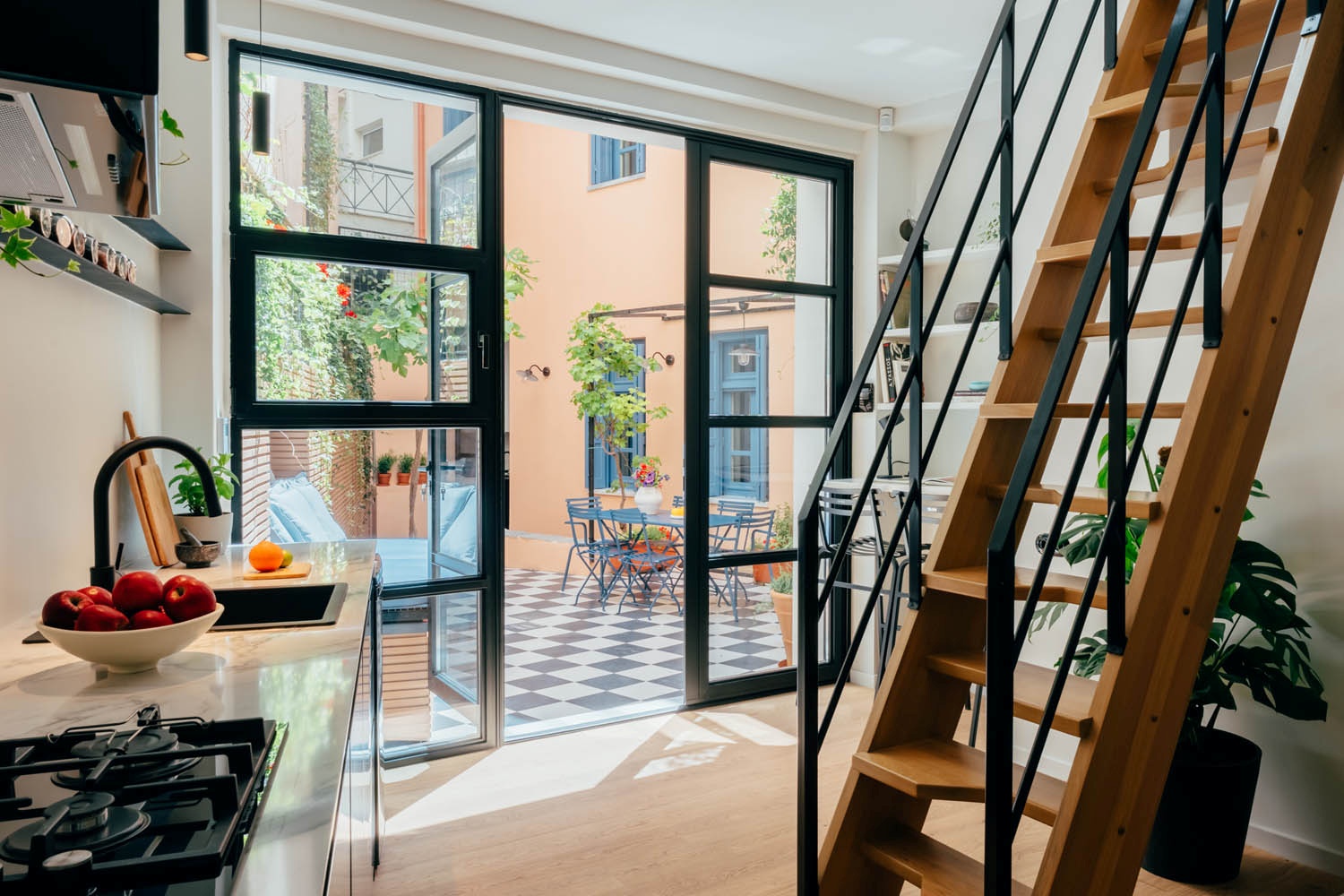 City Escape Athen Luxus Ferienvilla Altstadt Mieten Garten Loft