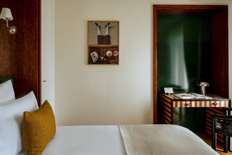 City Escape Montmartre Luxus Ferienvilla Paris Mieten Bett