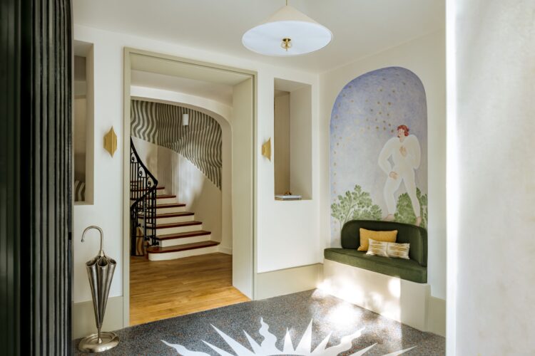 City Escape Montmartre Luxus Ferienvilla Paris Mieten Flur