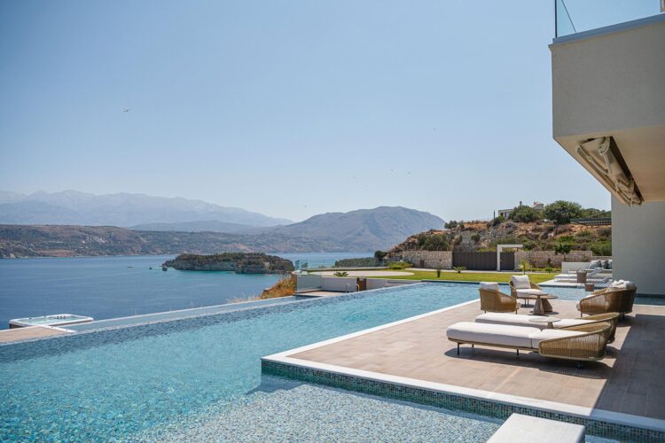 Coastal Retreat Luxus Ferienhaus Kreta Am Meer Mieten Poolterrasse