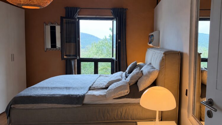 Design Finca Porto Colom Luxus Ferienhaus Mallorca Mieten Bett