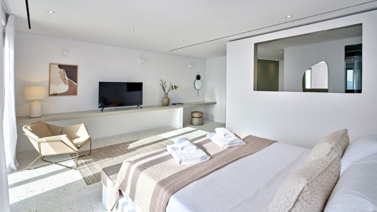 Design Villa Alma Luxuriöses Ferienhaus Paros Mit Pool Helles Schlafzimmer