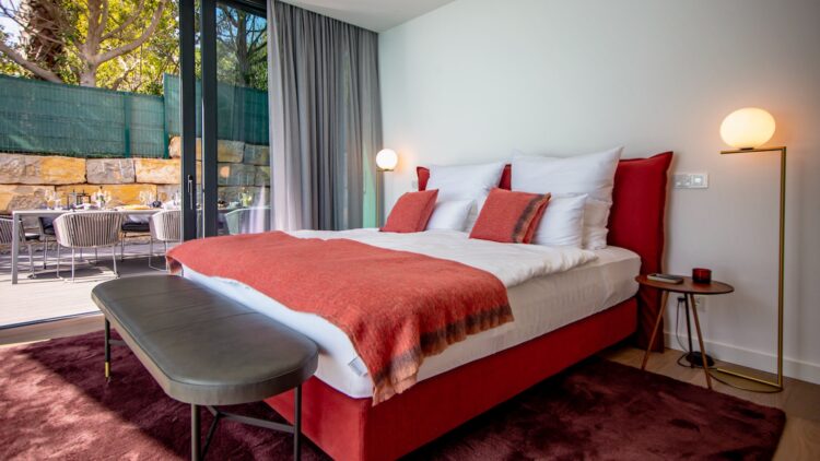 Design Villa Baleeira Luxuriöses Ferienhaus Algarve Detail Schlafzimmer 1