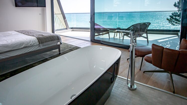 Design Villa Baleeira Traumhaftes Ferienhaus Algarve Portugal Freistehende Badewanne