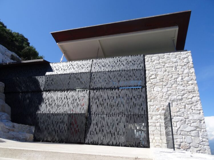 Designvilla Lucca Luxus Ferienhaus Toskana Mieten Fassade