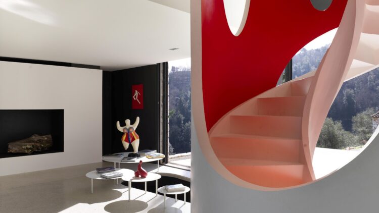 Designvilla Lucca Luxus Ferienhaus Toskana Mieten Treppe