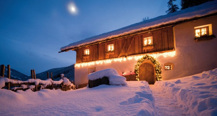 Dolomiten Ski Golf Lodge Aussen Beleuchtet Winter