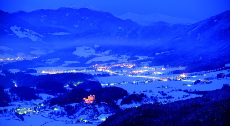 Dolomiten Ski Golf Lodge Bei Nacht Winter