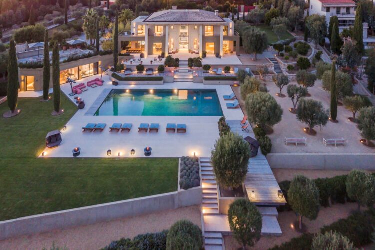 Domaine Sauvage Luxus Ferienhaus Cote D Azur Mieten Abendstimmung