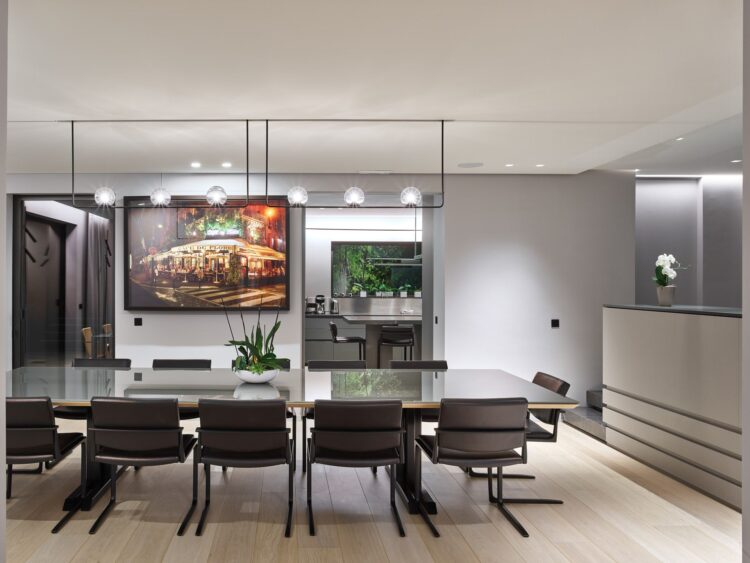 Domaine Sauvage Luxus Ferienhaus Cote D Azur Mieten Esstisch