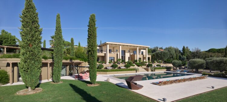 Domaine Sauvage Luxus Ferienhaus Cote D Azur Mieten Pool Area