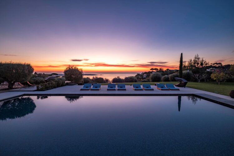 Domaine Sauvage Luxus Ferienhaus Cote D Azur Mieten Sonnenuntergang
