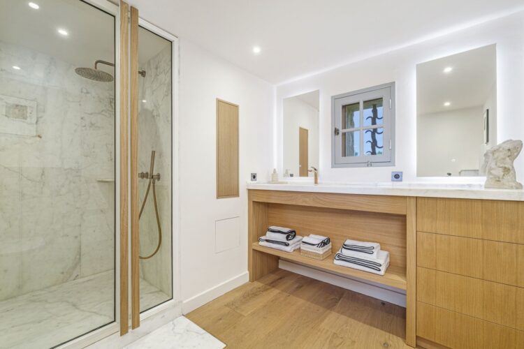Domaine Vignobles Luxus Ferienvilla Provence Mieten Dusche