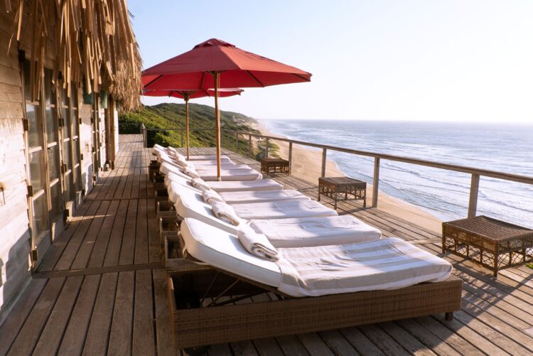 Dugongo Beachvilla Luxus Ferienhaus Mosambik Am Strand Mieten Sonnendeck