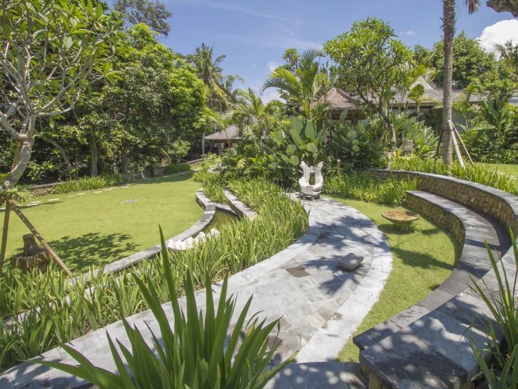 Echo Beach Villa Bali Garten 3