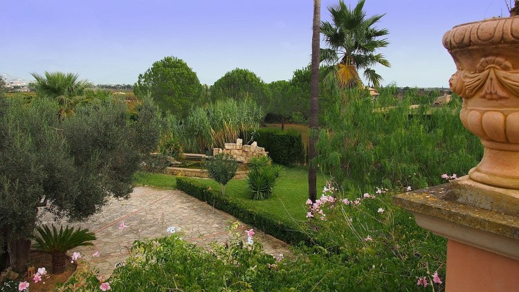 El Olivo Inselmitte Garten