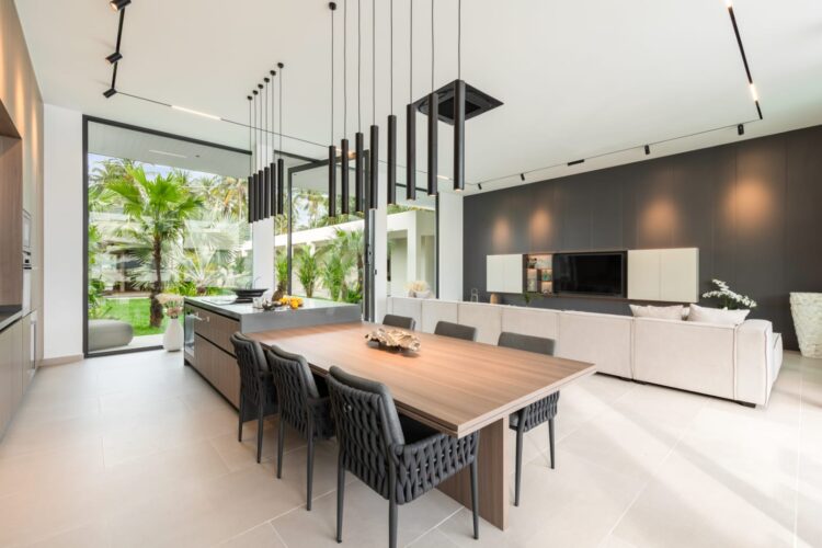 Emotion Beachfront Villa Luxus Ferienhaus Koh Samui Esstisch