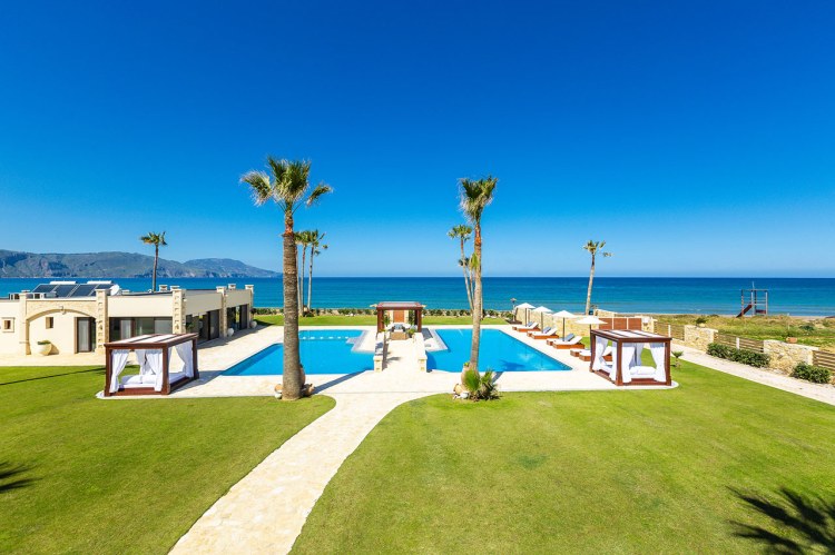 Villa Kreta am Strand - Paralia Beachfront Residence