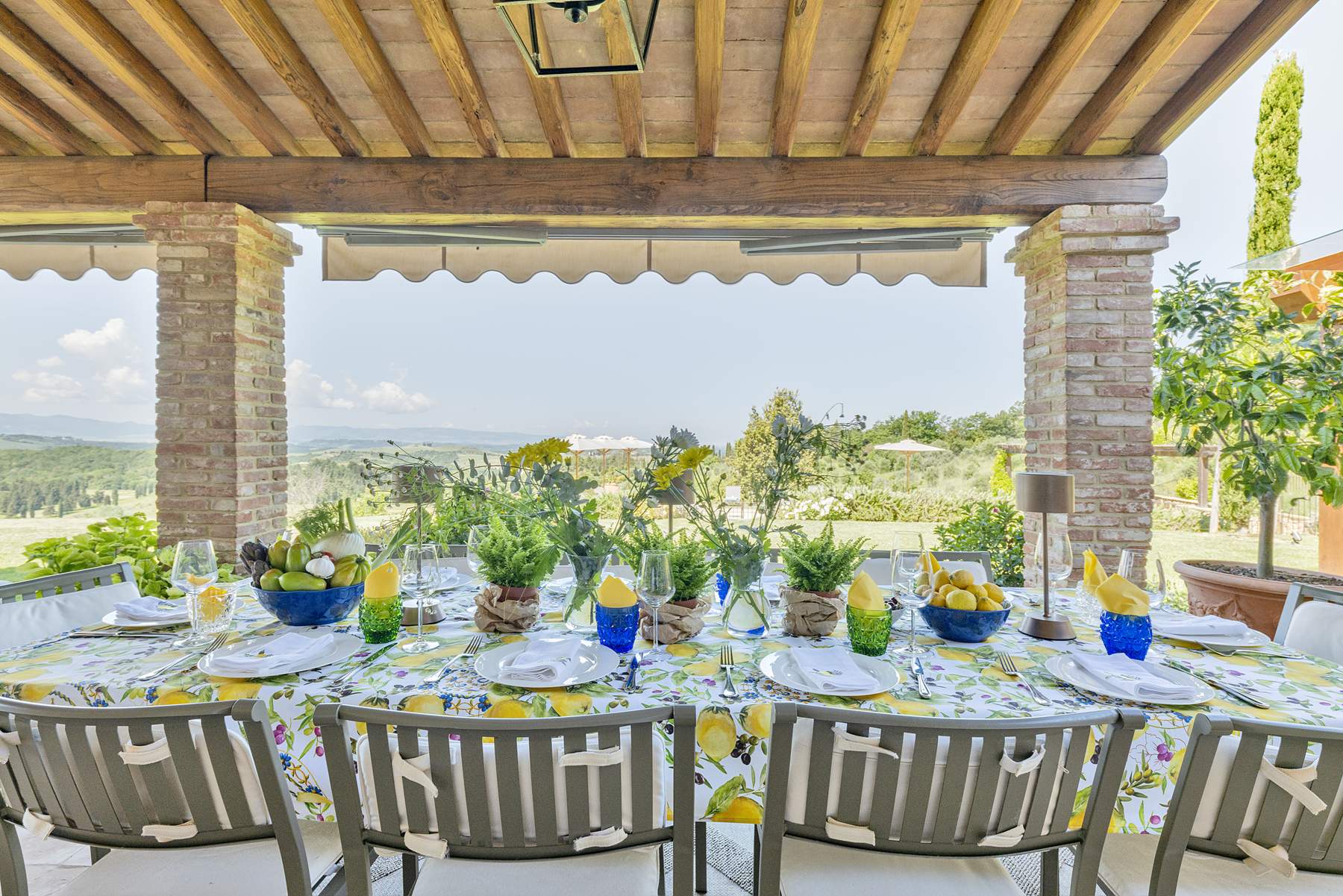 Farmhouse On The Hill Luxus Ferienhaus Toskana Mieten Esstisch