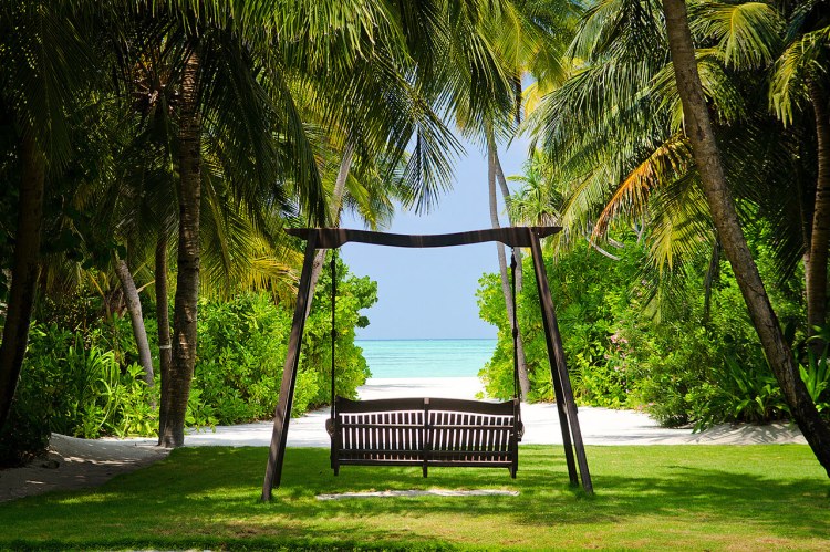 Ferienhaus Malediven Grand Sunset Residence Oneonly Reeth Irah Hotel Schaukel Am Strand