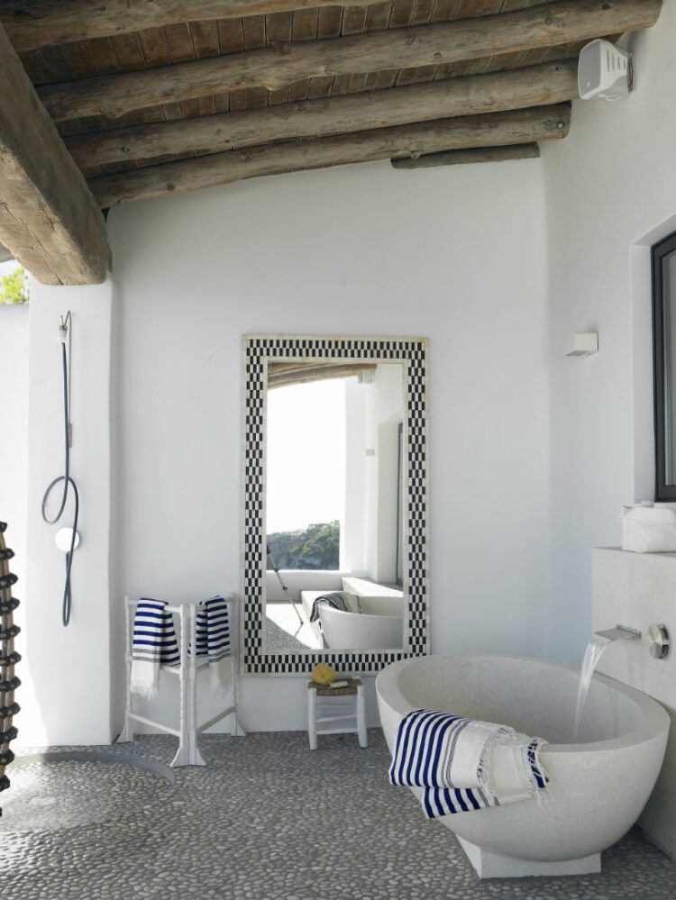 Finca Ethno Mar Villa Auf Ibiza Mieten Außenbadewanne