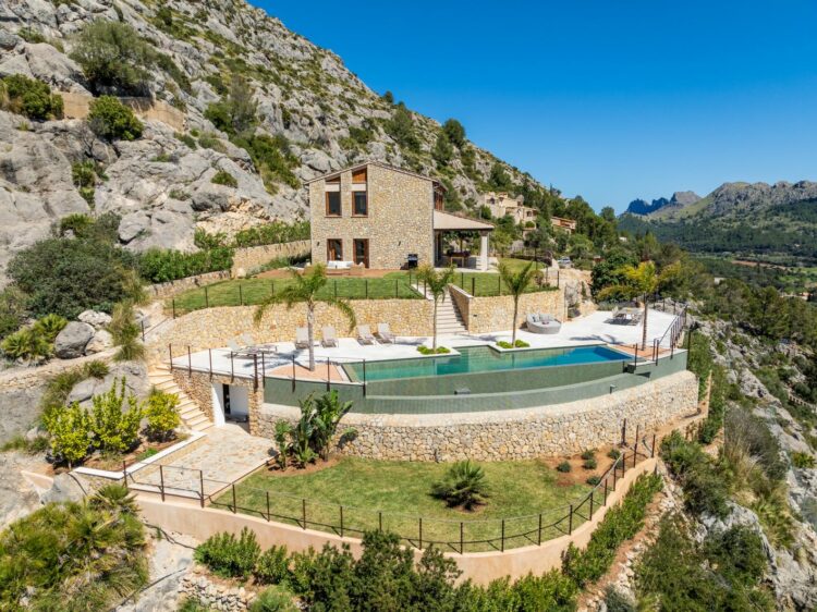 Finca Mariluz Luxus Ferienvilla Mallorca Mieten Perfekte Lage