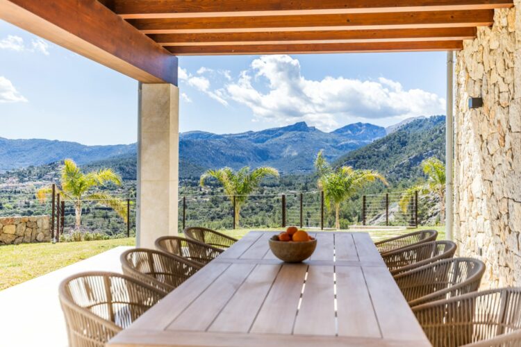Finca Mariluz Traumhafte Villa Mallorca Mieten Outdoor Essbereich Mit Ausblick