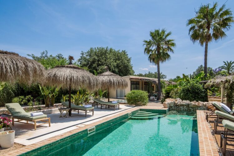 Finca Solo Verano Luxuriöses Ferienhaus Mallorca Detail Pool