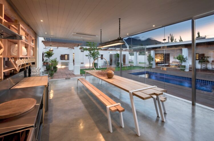 Fynbos Family House Luxus Ferienhaus Winelands Südafrika Esstisch