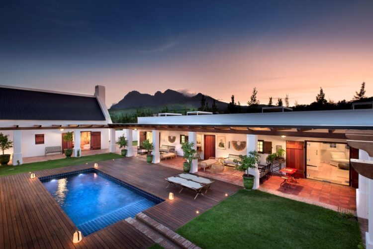 Fynbos Family House Luxus Ferienhaus Winelands Südafrika Innenhof