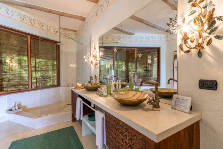 Garden Villa Luxus Ferienhaus Kenia Diani Beach Mieten Bad