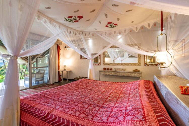 Garden Villa Luxus Ferienhaus Kenia Diani Beach Mieten Bett