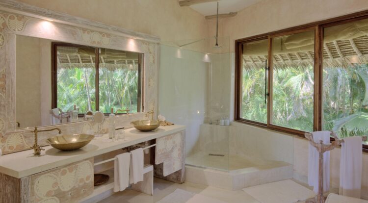 Garden Villa Luxus Ferienhaus Kenia Diani Beach Mieten Dusche