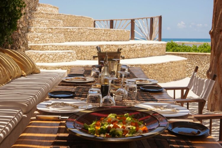 Garden Villa Luxus Ferienhaus Kenia Diani Beach Mieten Essen