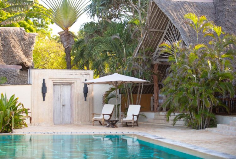 Garden Villa Luxus Ferienhaus Kenia Diani Beach Mieten Poolterrasse