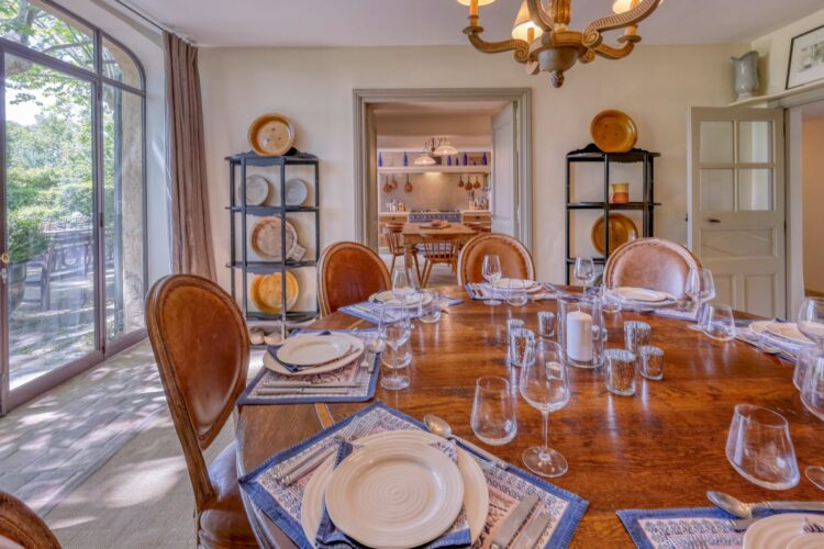 Garden With House Luxus Ferienvilla Provence Mieten Esstisch