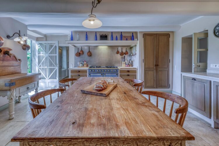 Garden With House Luxus Ferienvilla Provence Mieten Küchentisch