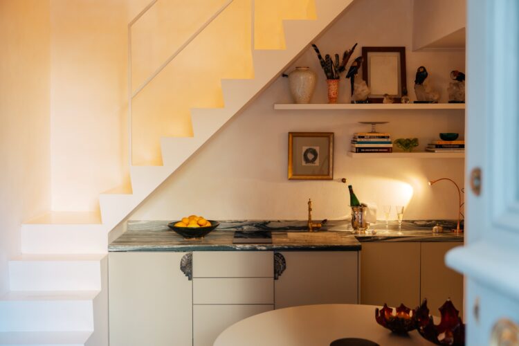 Guest Retreat Athen Luxus Apartment Athen Griechenland Mieten Treppe