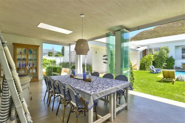 Hermanus Homestead Luxus Ferienvilla Bei Kapstadt Mieten Esstisch