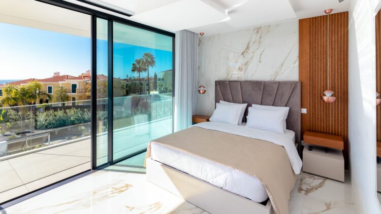 Hollywood Mansion Algarve Traumhaftes Ferienhaus Portugal Weiteres Schlafzimmer Mit Balkon