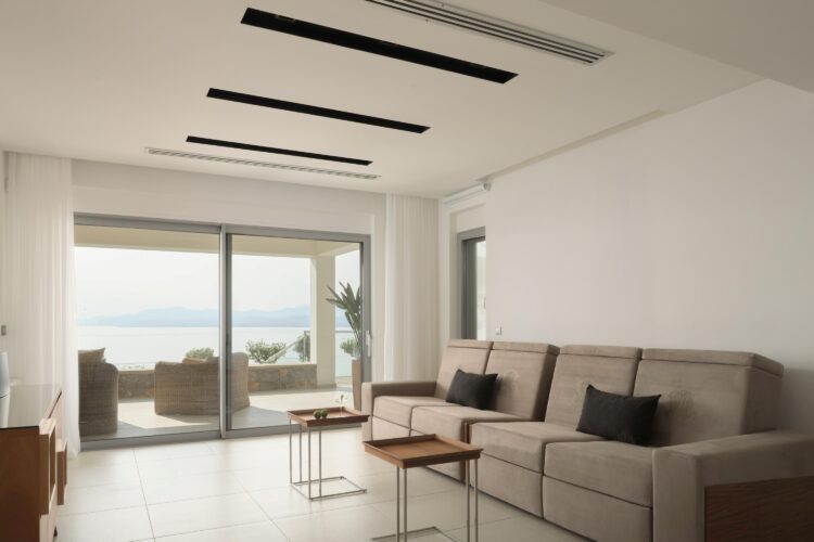 Iconic Sea Villa Luxus Ferienhaus Kreta Mieten Couch