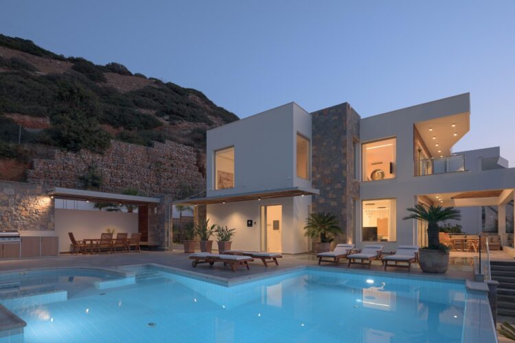 Iconic Sea Villa Luxus Ferienhaus Kreta Mieten Pool By Night