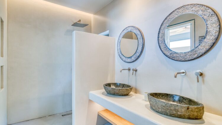 Kalos Retreat Luxus Ferienhaus Paros Mit Meerblick Mieten Dusche