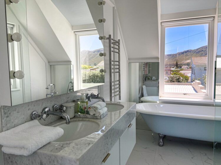 Kammabaai Beach Villa Luxus Ferienhaus Hermanus Mieten Badewanne
