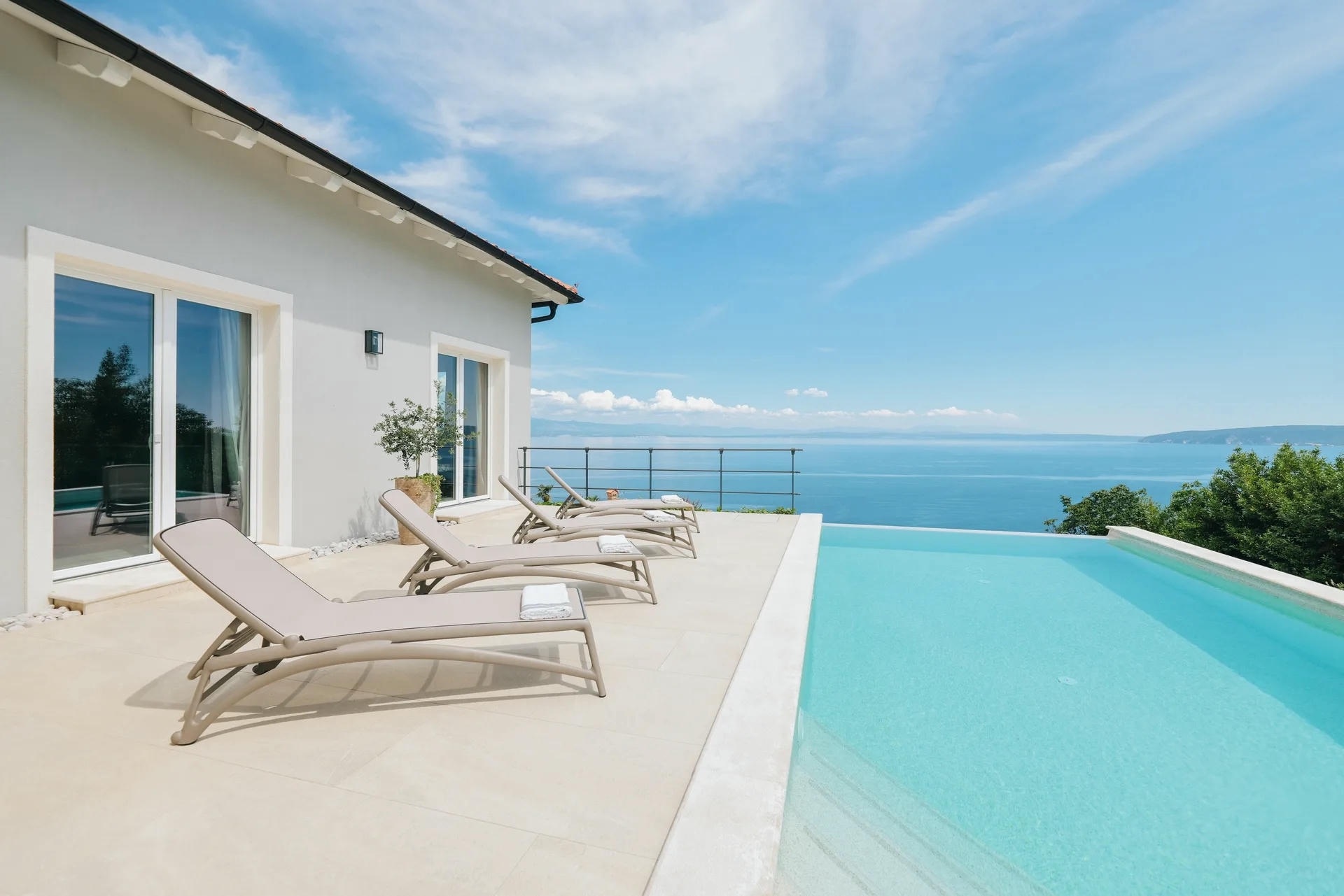 Kvarner Bay Villa Luxus Ferienvilla Istrien Mieten Infinitypool