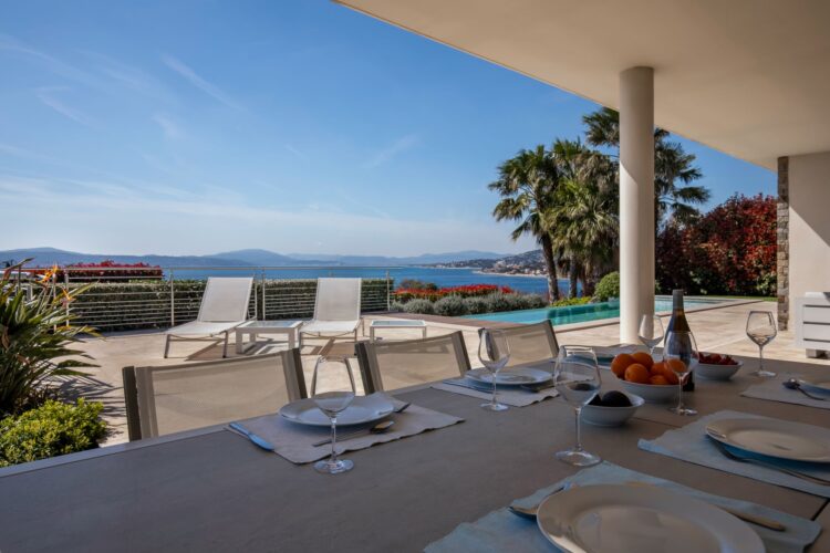 La Colline Blanche Luxus Ferienhaus Cote D Azur Mieten Essen