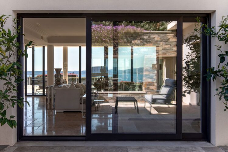 La Colline Blanche Luxus Ferienhaus Cote D Azur Mieten Fenster