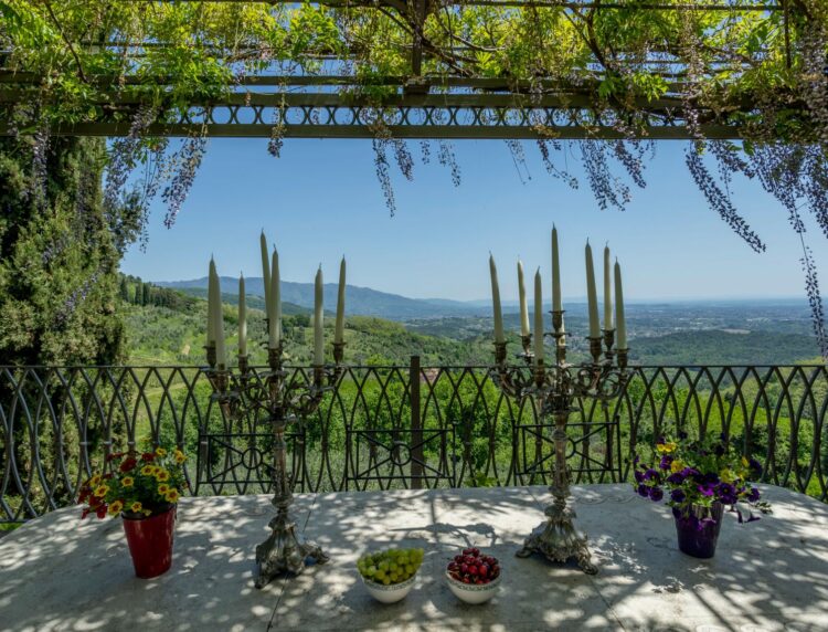 La Scuderia Luxus Ferienhaus Toskana Italien Mieten Ausblick Esstisch